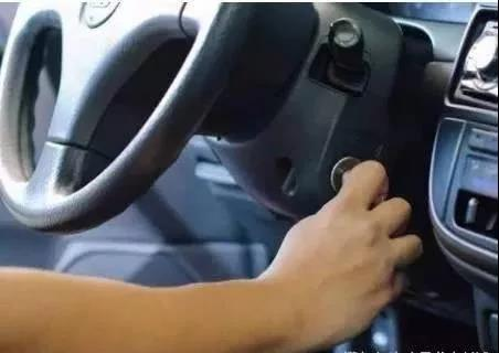 客車自動(dòng)破窗裝置,遙控自動(dòng)破玻器,破窗器,南冠破玻器 客車自動(dòng)破窗裝置,遙控自動(dòng)破玻器,破窗器,南冠破玻器