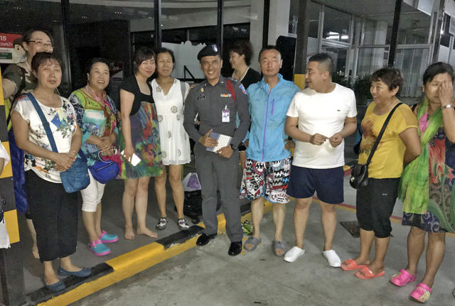 客車(chē)自動(dòng)破窗裝置,遙控自動(dòng)破玻器,破窗器,南冠破玻器 客車(chē)自動(dòng)破窗裝置,遙控自動(dòng)破玻器,破窗器,南冠破玻器