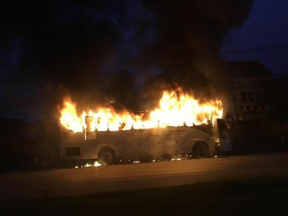 客車(chē)自動(dòng)破窗裝置,遙控自動(dòng)破玻器,破窗器,南冠破玻器 客車(chē)自動(dòng)破窗裝置,遙控自動(dòng)破玻器,破窗器,南冠破玻器