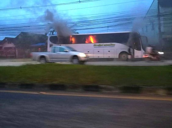 客車(chē)自動(dòng)破窗裝置,遙控自動(dòng)破玻器,破窗器,南冠破玻器 客車(chē)自動(dòng)破窗裝置,遙控自動(dòng)破玻器,破窗器,南冠破玻器