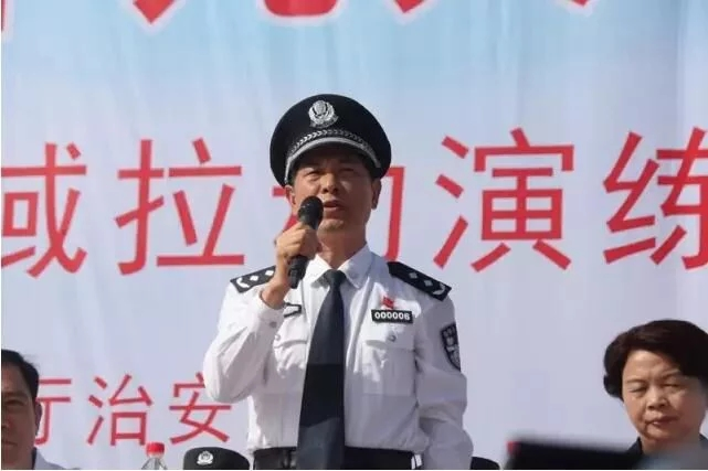 客車自動(dòng)破窗裝置,遙控自動(dòng)破玻器,破窗器,南冠破玻器