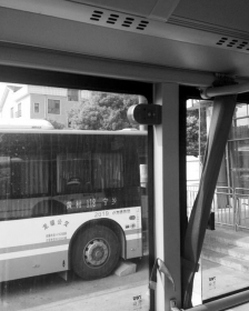 客車(chē)自動(dòng)破窗裝置,遙控自動(dòng)破玻器,破窗器,南冠破玻器 客車(chē)自動(dòng)破窗裝置,遙控自動(dòng)破玻器,破窗器,南冠破玻器